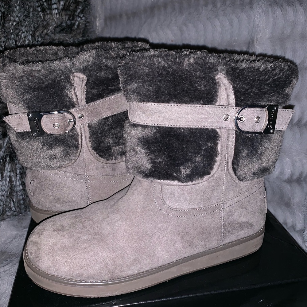 Guess Boots With Fur